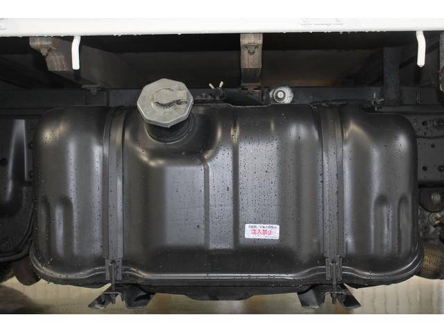 いすゞエルフ平ボディ小型（2t・3t）[写真24]