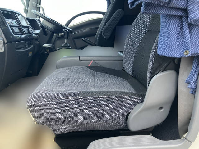 いすゞフォワードアルミウイング中型（4t）[写真20]