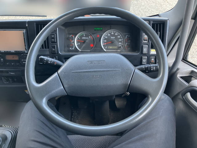 いすゞフォワードアルミウイング中型（4t）[写真24]