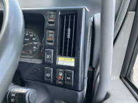 いすゞフォワードアルミウイング中型（4t）[写真30]