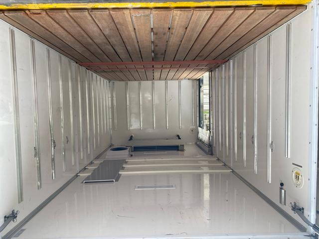 いすゞエルフ冷凍車（冷蔵車）小型（2t・3t）[写真11]