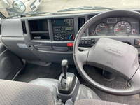 いすゞエルフ冷凍車（冷蔵車）小型（2t・3t）[写真13]