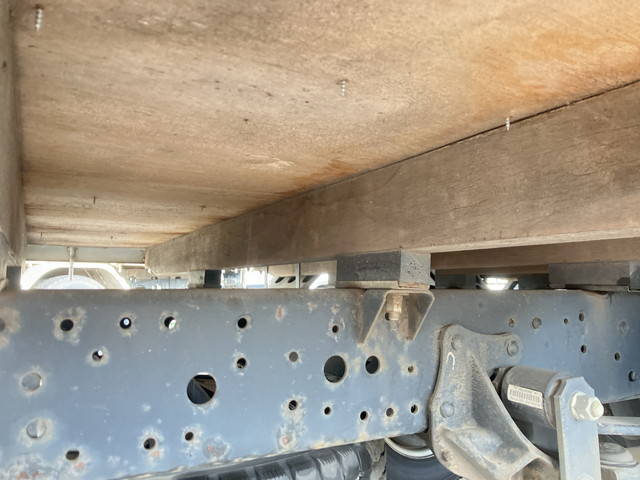 いすゞエルフ平ボディ小型（2t・3t）[写真20]