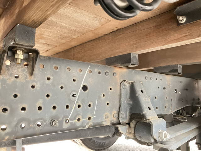 いすゞエルフ平ボディ小型（2t・3t）[写真22]