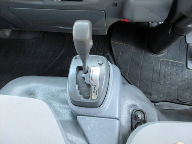 いすゞエルフ冷凍車（冷蔵車）小型（2t・3t）[写真10]