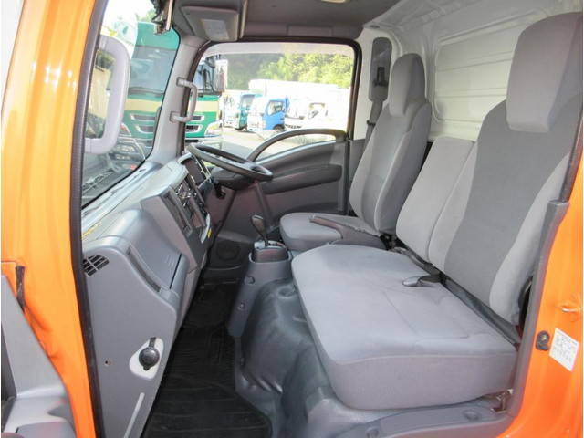 いすゞエルフ冷凍車（冷蔵車）小型（2t・3t）[写真15]