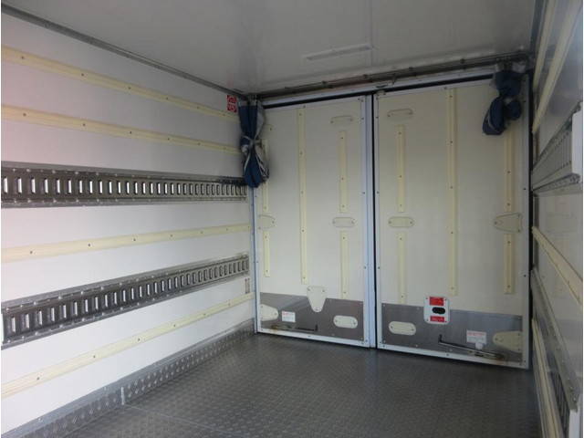 いすゞエルフ冷凍車（冷蔵車）小型（2t・3t）[写真17]