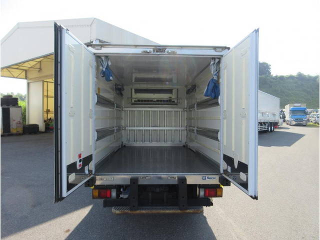 いすゞエルフ冷凍車（冷蔵車）小型（2t・3t）[写真19]