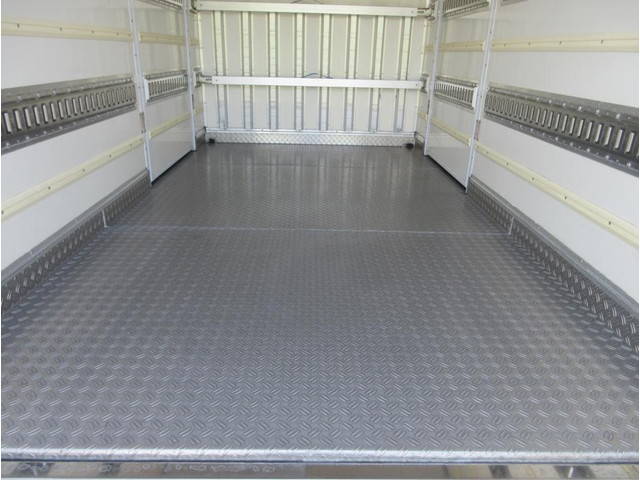 いすゞエルフ冷凍車（冷蔵車）小型（2t・3t）[写真20]