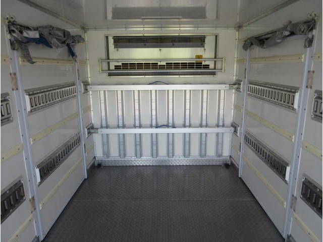 いすゞエルフ冷凍車（冷蔵車）小型（2t・3t）[写真22]