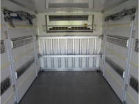 いすゞエルフ冷凍車（冷蔵車）小型（2t・3t）[写真22]