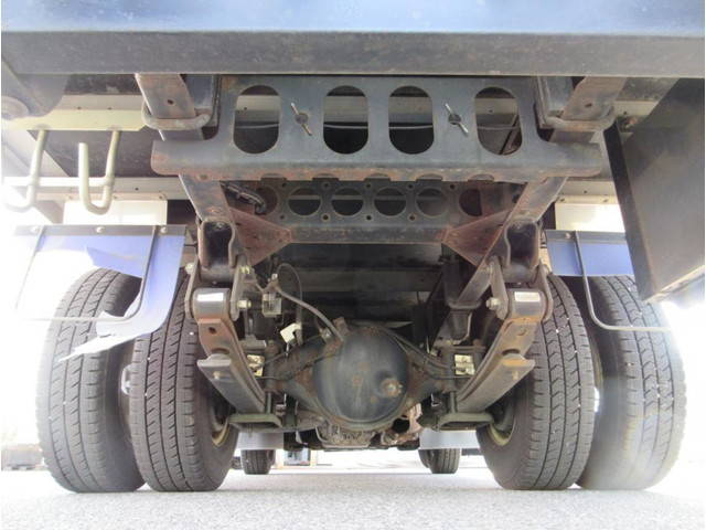 いすゞエルフ冷凍車（冷蔵車）小型（2t・3t）[写真24]