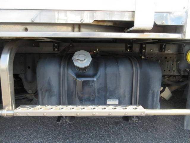 いすゞエルフ冷凍車（冷蔵車）小型（2t・3t）[写真27]