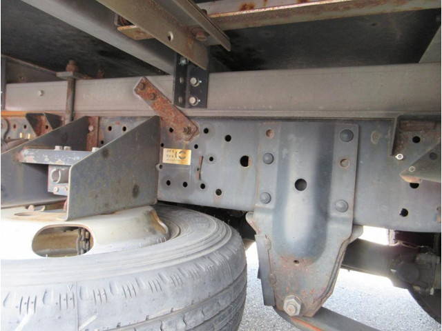 いすゞエルフ冷凍車（冷蔵車）小型（2t・3t）[写真31]