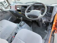 いすゞエルフ冷凍車（冷蔵車）小型（2t・3t）[写真08]