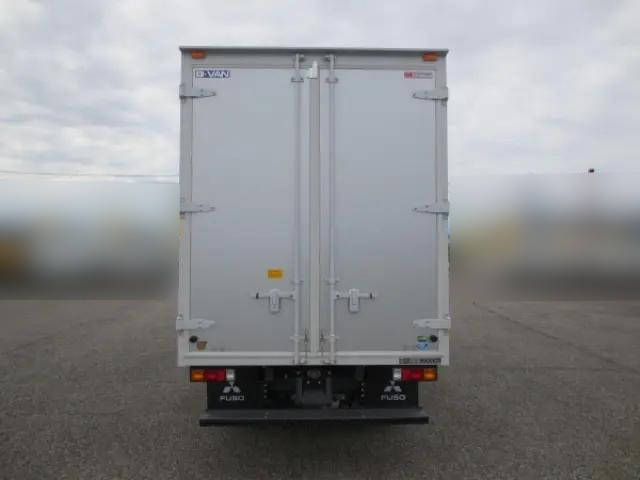 三菱ふそうキャンターアルミバン小型（2t・3t）[写真06]