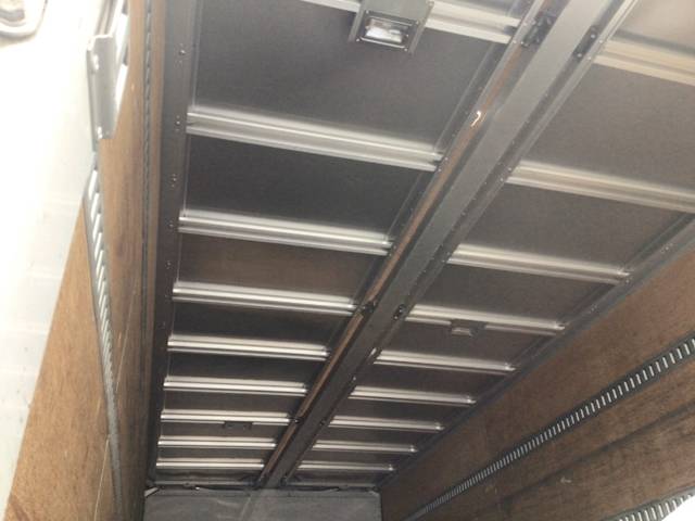 いすゞフォワードアルミウイング中型（4t）[写真11]