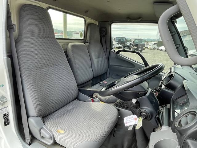 トヨタトヨエース平ボディ小型（2t・3t）[写真28]