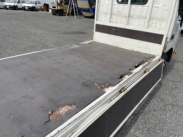 トヨタトヨエース平ボディ小型（2t・3t）[写真37]