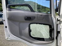 UDトラックスコンドル平ボディ中型（4t）[写真25]