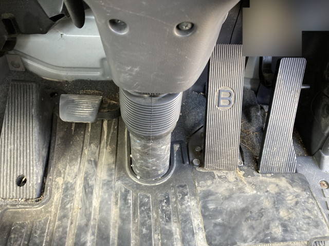 UDトラックスコンドル平ボディ中型（4t）[写真36]