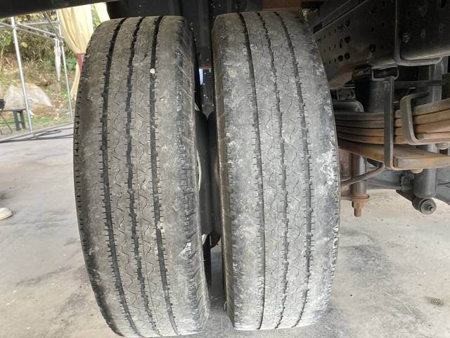 三菱ふそうキャンター平ボディ小型（2t・3t）[写真15]