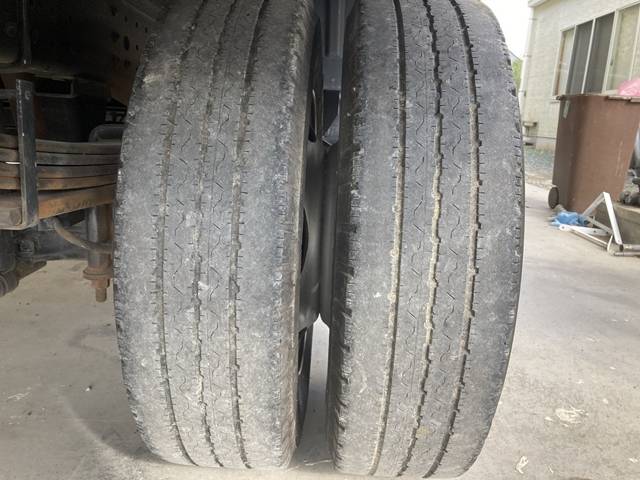 三菱ふそうキャンター平ボディ小型（2t・3t）[写真16]