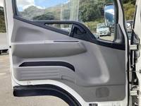 三菱ふそうキャンター平ボディ小型（2t・3t）[写真26]