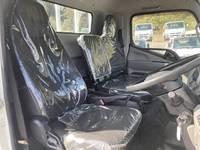 三菱ふそうキャンター平ボディ小型（2t・3t）[写真32]