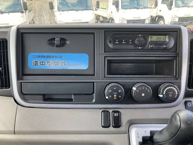 三菱ふそうキャンター平ボディ小型（2t・3t）[写真34]