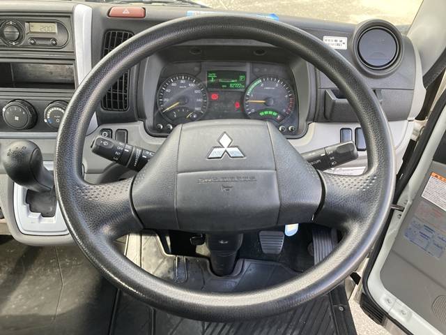 三菱ふそうキャンター平ボディ小型（2t・3t）[写真35]
