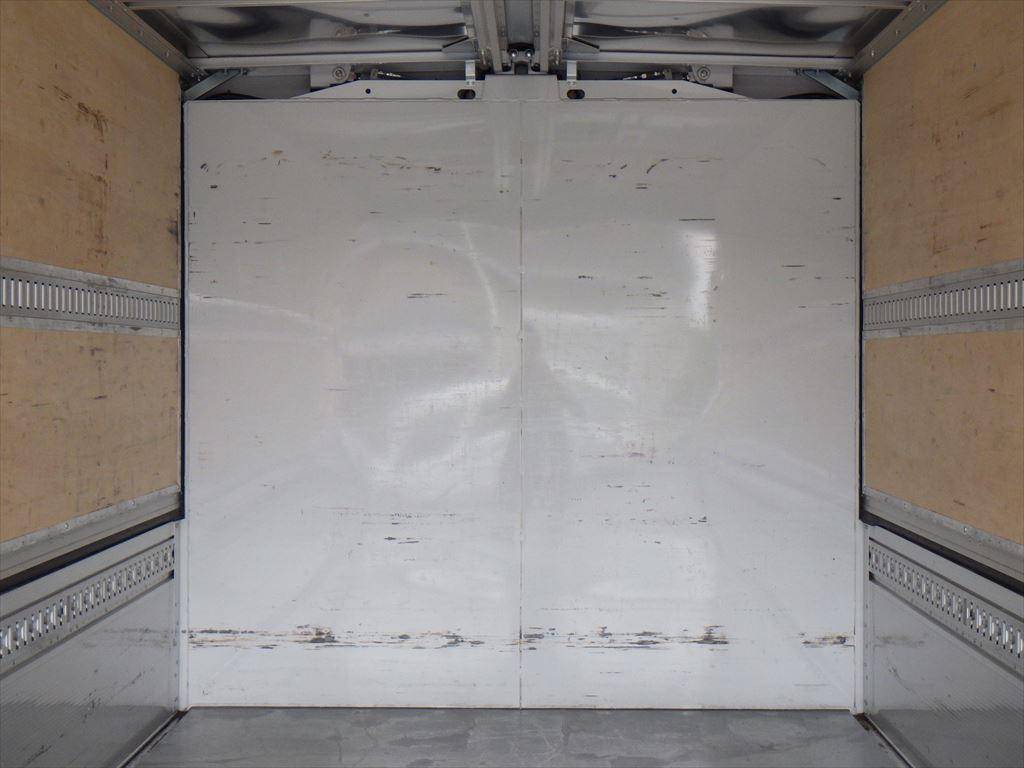 三菱ふそうキャンターアルミウイング小型（2t・3t）[写真07]