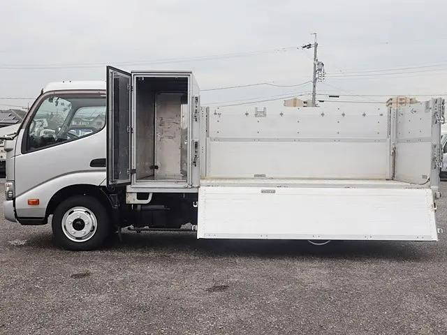 トヨタダイナアルミブロック小型（2t・3t）[写真10]