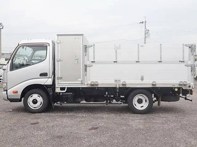 トヨタダイナアルミブロック小型（2t・3t）[写真08]