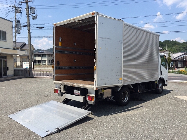 いすゞエルフアルミバン小型（2t・3t）[写真02]