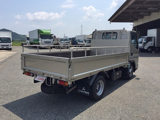 三菱ふそうキャンターガッツ平ボディ小型（2t・3t）[写真02]