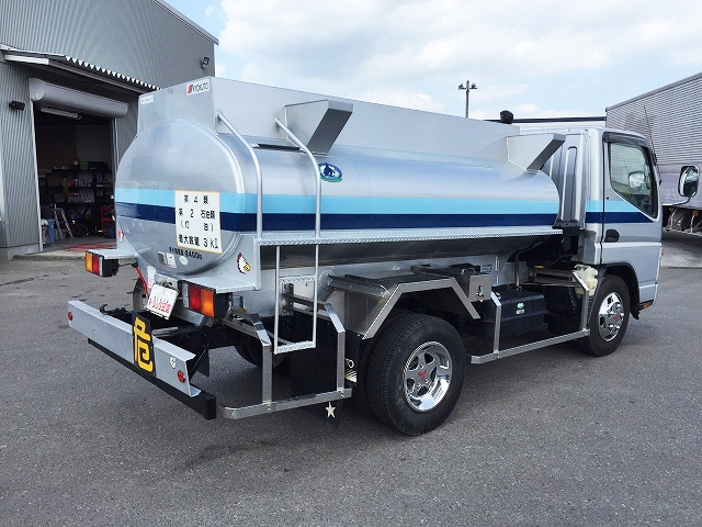 三菱ふそうキャンタータンク車（タンクローリー）小型（2t・3t）[写真02]