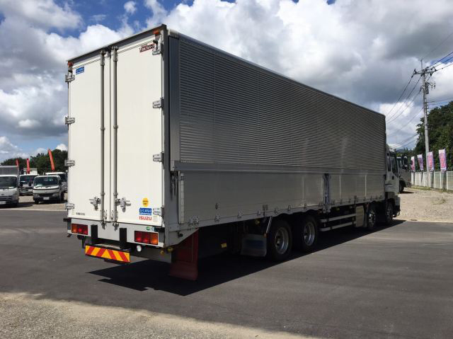 いすゞギガアルミウイング大型（10t）[写真02]