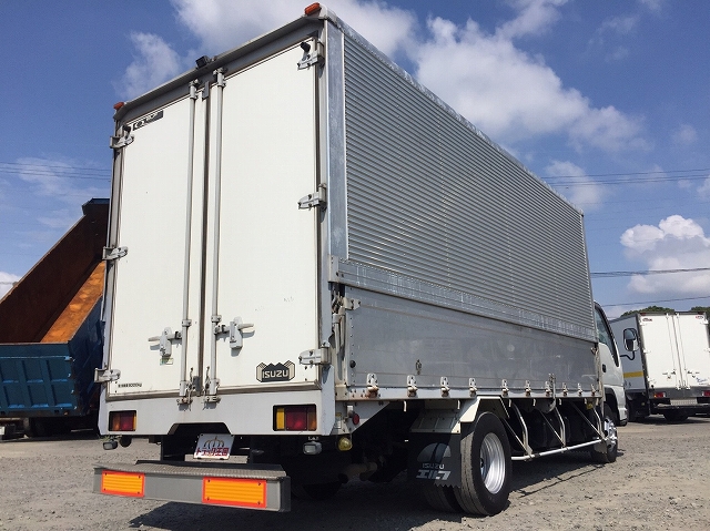 いすゞエルフアルミウイング小型（2t・3t）[写真02]