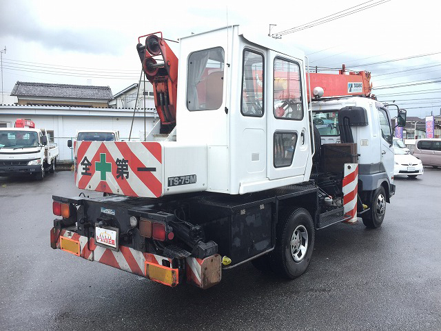 三菱ふそうファイタートラッククレーン中型（4t）[写真02]
