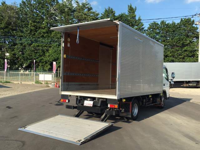 三菱ふそうキャンターアルミバン小型（2t・3t）[写真02]