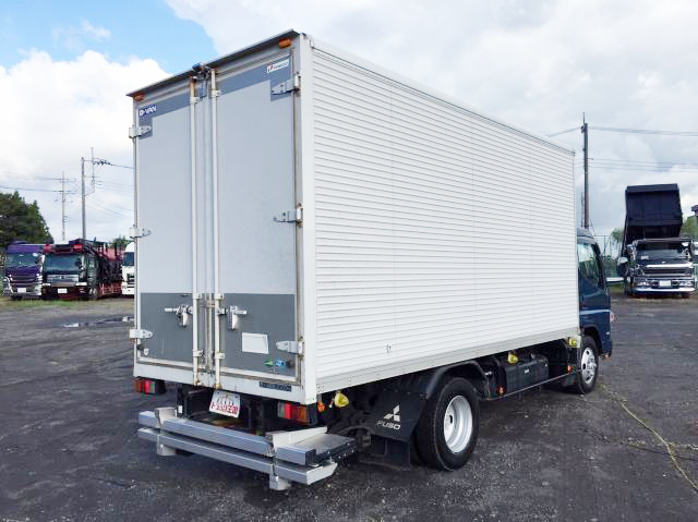 三菱ふそうキャンターアルミバン小型（2t・3t）[写真02]