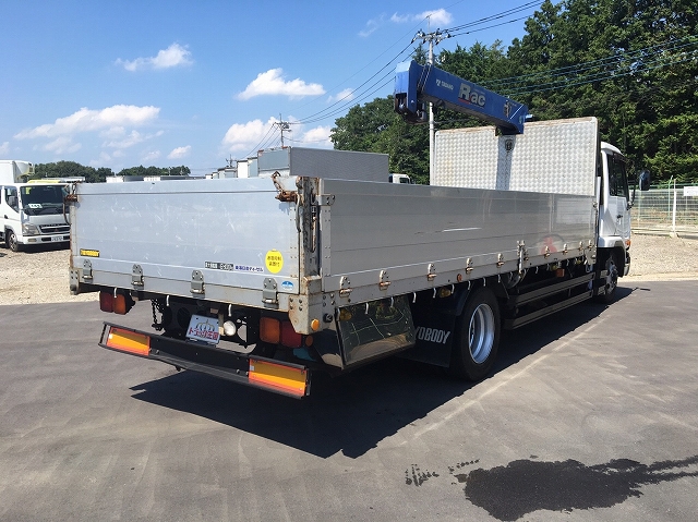 UDトラックスコンドルクレーン3段増トン（6t・8t）[写真02]