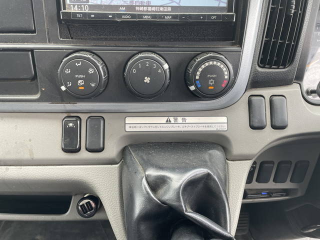 三菱ふそうキャンタークレーン4段小型（2t・3t）[写真34]