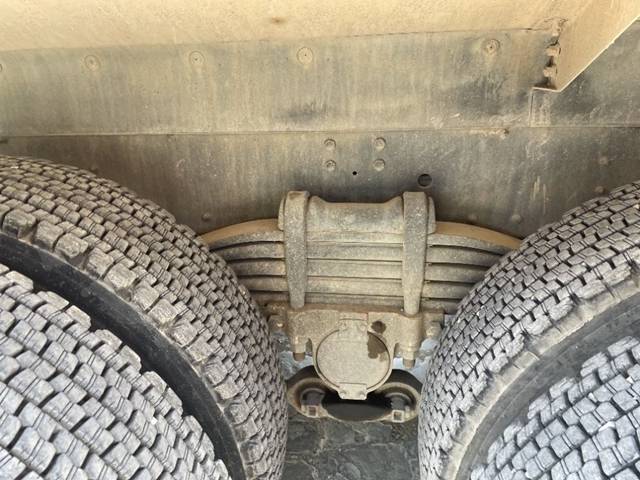 いすゞギガミキサー車（コンクリートミキサー）大型（10t）[写真21]