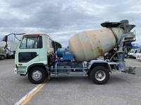 UDトラックスコンドルミキサー車（コンクリートミキサー）増トン（6t・8t）[写真05]