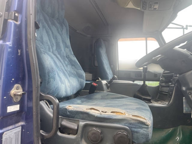 UDトラックスビッグサムセルフローダー大型（10t）[写真25]