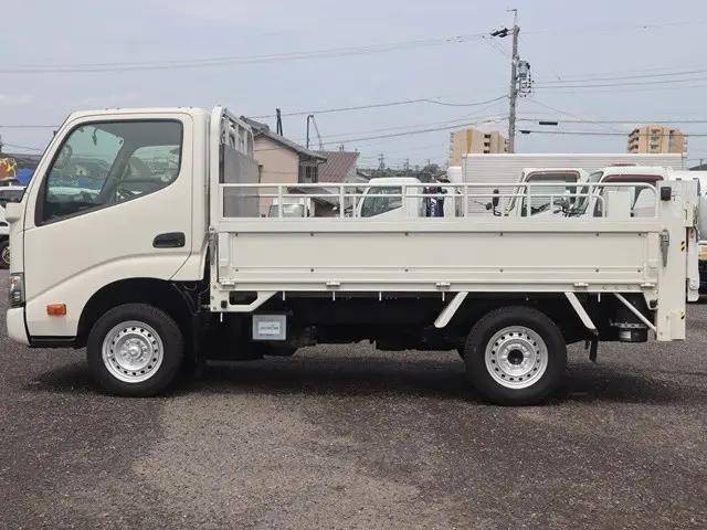 トヨタトヨエース平ボディ小型（2t・3t）[写真06]