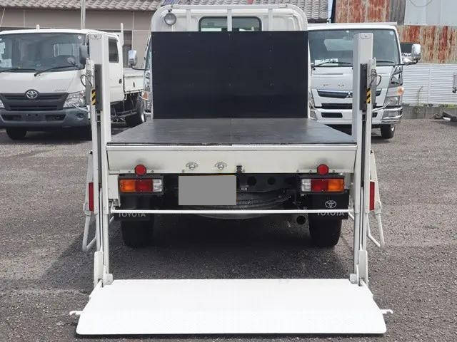 トヨタトヨエース平ボディ小型（2t・3t）[写真08]