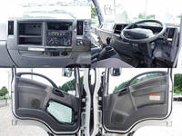 いすゞフォワードアルミウイング中型（4t）[写真18]